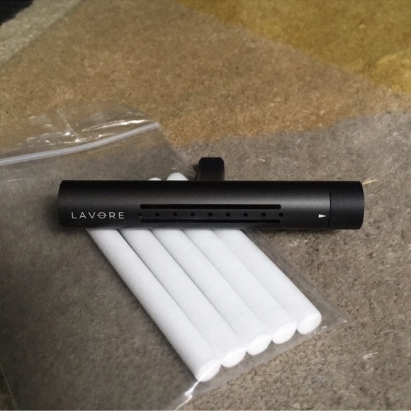 Essential oil roller bottles and vent clip - Picture 7 of 10